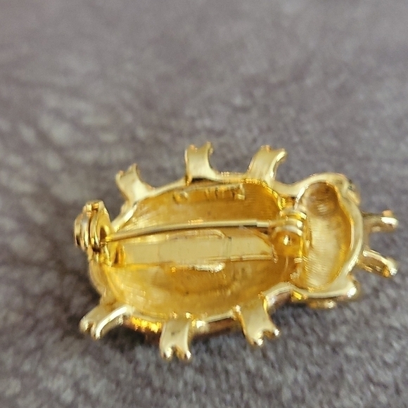 𝅺ALAN J 1980s Rare Ladybug Headphones Novelty Kidcore Brooch Pin - Picture 5 of 7